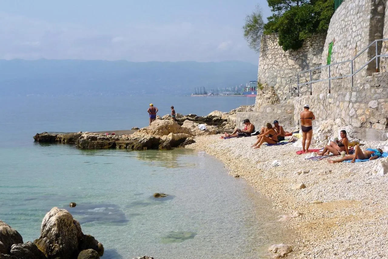 Apartments With Wifi Rijeka - 16455