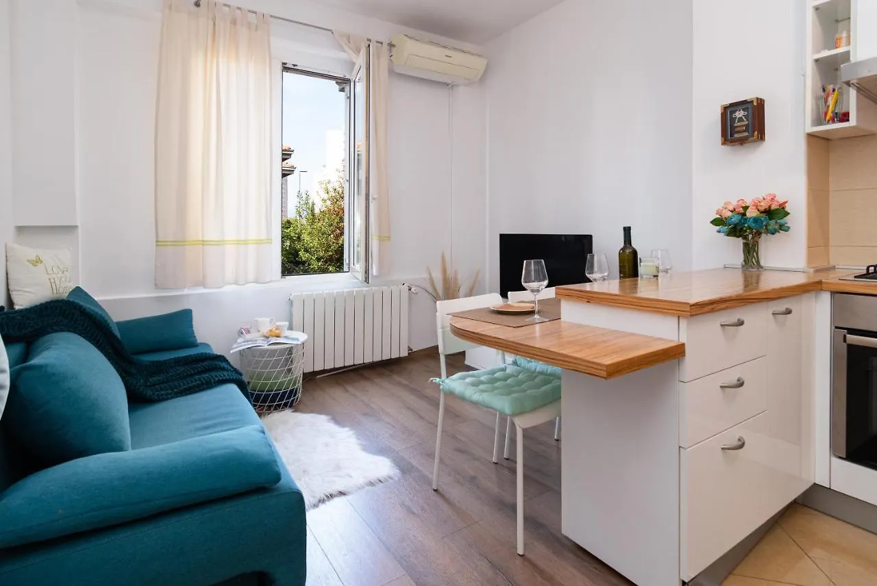 Apartments With Wifi Rijeka - 16455