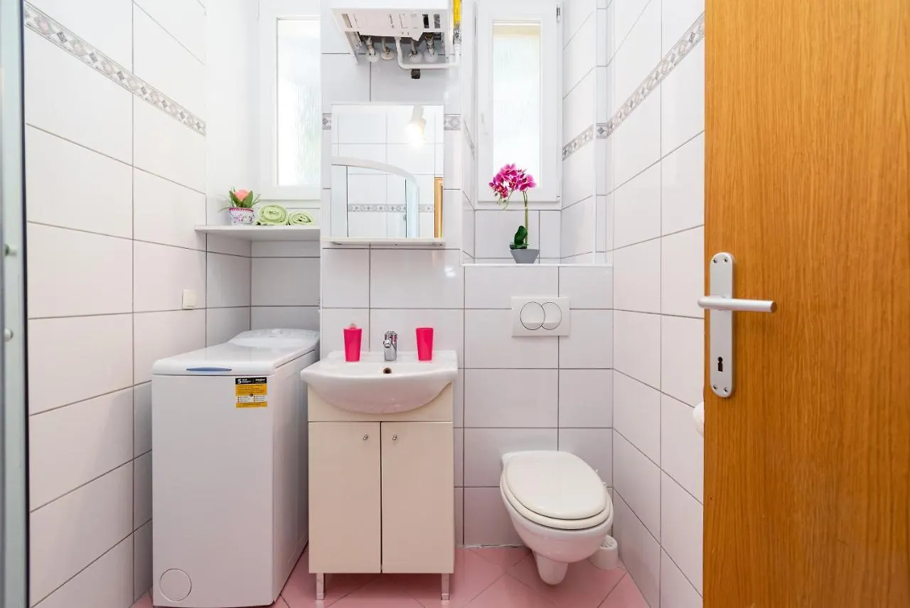 Apartments With Wifi Rijeka - 16455
