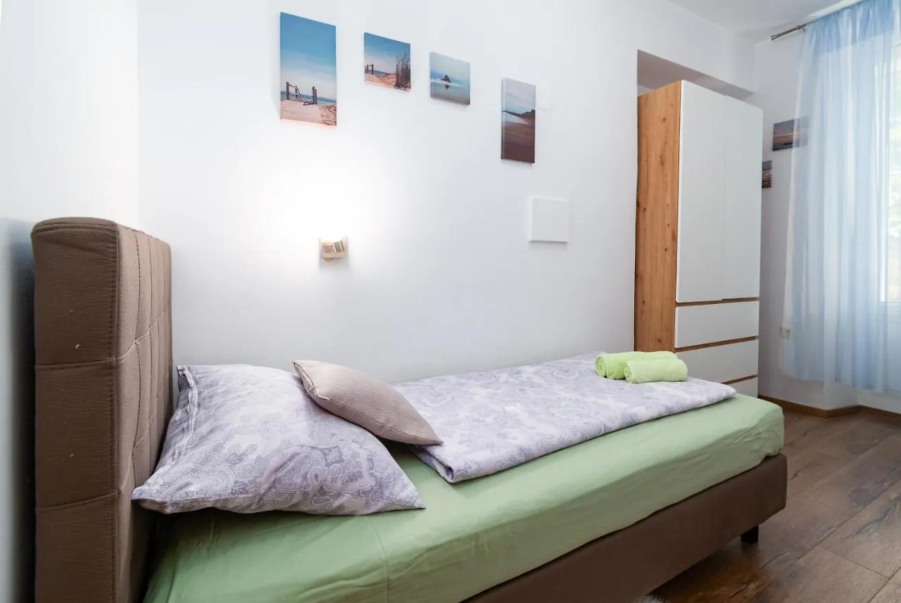 Apartments With Wifi Rijeka - 16455 Croatia