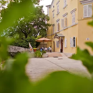 Hi Albergue