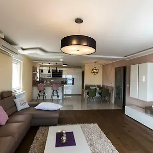 Appartamento Sandra With Free Private Parking, Fiume